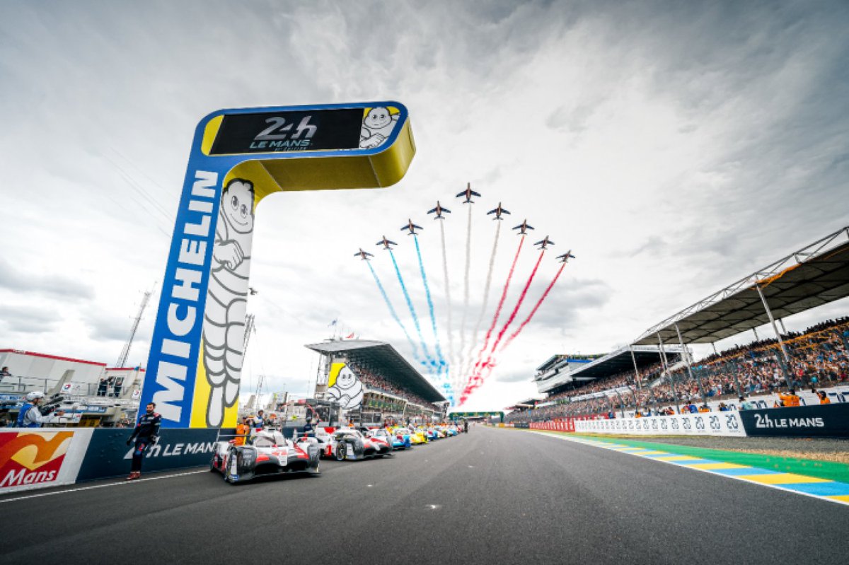 Virtualdrivers by TX3 (@vdbytx3) on Twitter photo 1. En quelle année la course des 24 Heures du Mans a-t-elle été disputée pour la première fois ?
A) 1919
B) 1923
C) 1932
D) 1949 1. En quelle année la course des 24 Heures du Mans a-t-elle été disputée pour la première fois ?
A) 1919
B) 1923
C) 1932
D) 1949