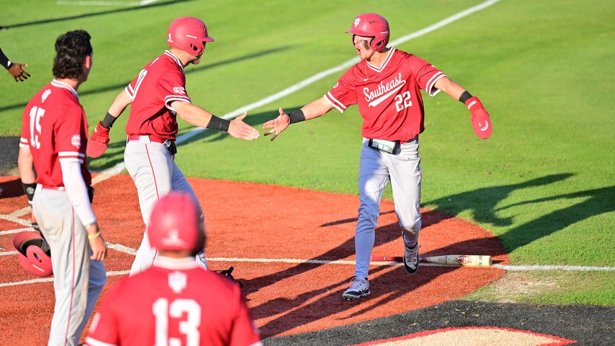 ⚾️
The #NAIABaseball Opening Round got underway Monday, and NAIA.org capsuled all 10 host sites ➡️ 
naia.prestosports.com/x/eqho8
Play resumes Tuesday, as six sites look to make up ground from weather on Monday. 
#BattleForTheRedBanner #TheRightWayToPlay
📸<a href="/IUSAthletics/">Grenadier Athletics</a>