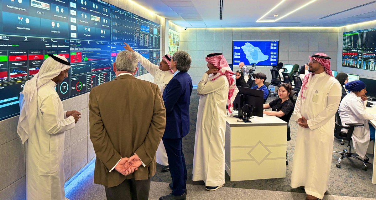 Impressive state of the art remote monitoring system at King Abdullah International Medical Research Center #KAIMRC with HE Dr Bandar, the CEO and Minister of National Guard Health Affairs. Sophisticated efficient workflow of monitoring the health of the Kingdom #SaudiUSForum2025
