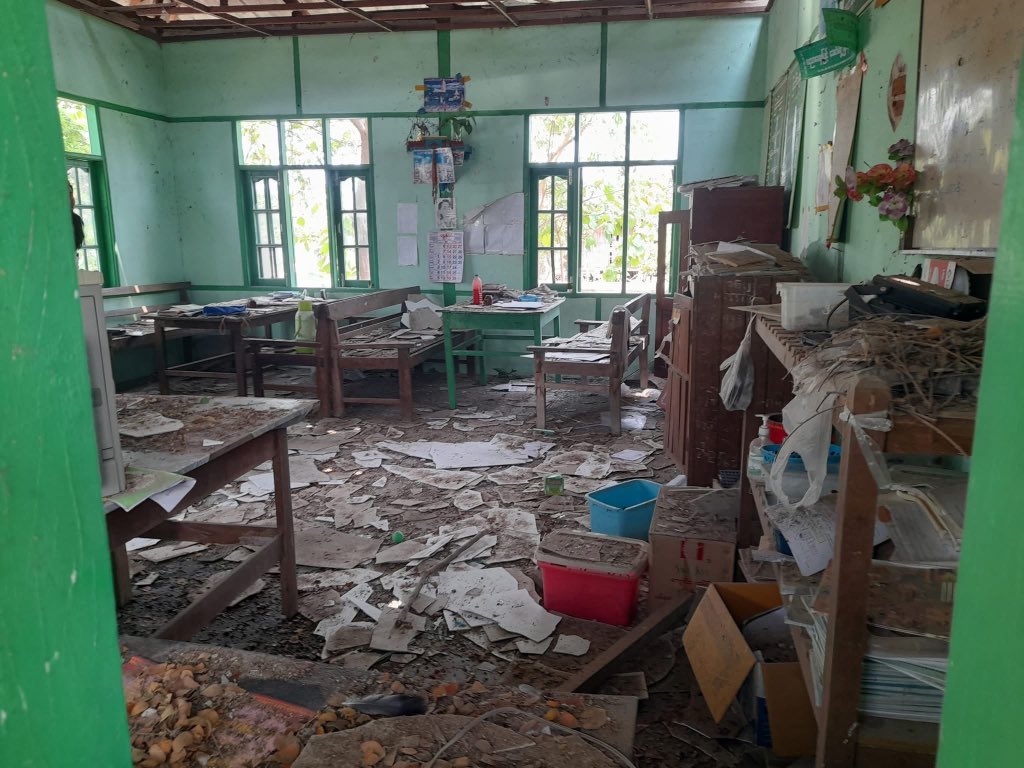 ZUuaz6's tweet photo. A Myanmar junta airstrike hit a school Monday killed 22 people, including 20 children,The strike hit a school in the village of Oe Htein Kwin around 100 kilometres (65 miles) northwest of the epicentre of the March 28 quake -- at about 10:00 am (0330 GMT) locals said. (Photo Crd) https://t.co/smeux2du1h