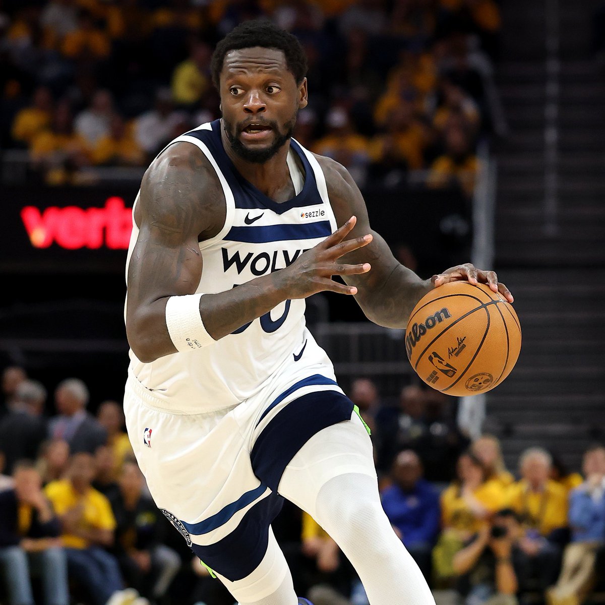 So.... who won the trade? 👀

❤️ LIKE for Knicks
🔁 RT for Timberwolves