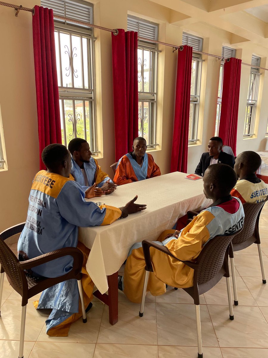 NKOBAZAMBOGO UGANDA (@nkobazambogo_u) on Twitter photo Olukiiko lw’abassentebe ku Hotel Adrico e Kabale okwanjulira Ssentebe Adrian Lubyayi ebifa mu nkobazambogo Kabale, Ishaka, Bushenyi, Fortportal ne Mbarara wamu n’enteekateeka y’okulambula kwa Ssentebe okwanjulwa.
<a href="/AdrianLubyayi_1/">ADRIAN ABRAHAM LUBYAYI</a>
#OkukyalaKwaSsentebeAdrian Olukiiko lw’abassentebe ku Hotel Adrico e Kabale okwanjulira Ssentebe Adrian Lubyayi ebifa mu nkobazambogo Kabale, Ishaka, Bushenyi, Fortportal ne Mbarara wamu n’enteekateeka y’okulambula kwa Ssentebe okwanjulwa.
<a href="/AdrianLubyayi_1/">ADRIAN ABRAHAM LUBYAYI</a>
#OkukyalaKwaSsentebeAdrian