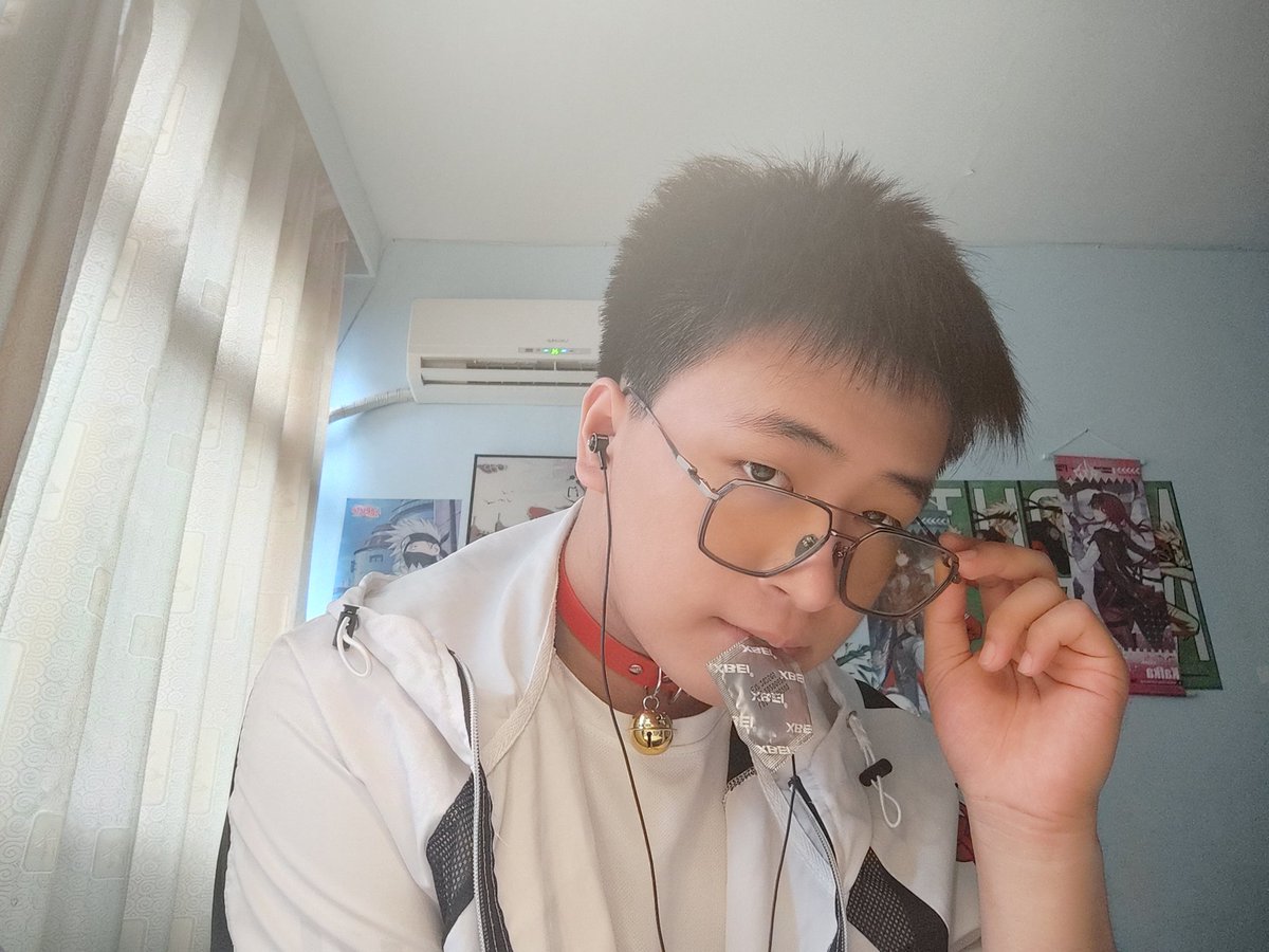 想把以前的自己一口吞了，嘻嘻