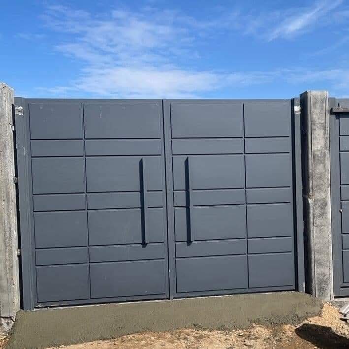 Chumafinest's tweet image. Secure your space with style! Our premium swing gates combine durability, elegance, and smooth operation—perfect for any home or business. #Chumafinest #SwingGate #SecurityWithStyle&quot;