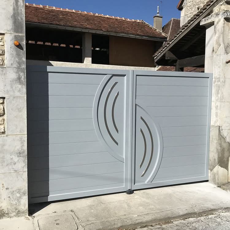 Chumafinest's tweet image. Secure your space with style! Our premium swing gates combine durability, elegance, and smooth operation—perfect for any home or business. #Chumafinest #SwingGate #SecurityWithStyle&quot;