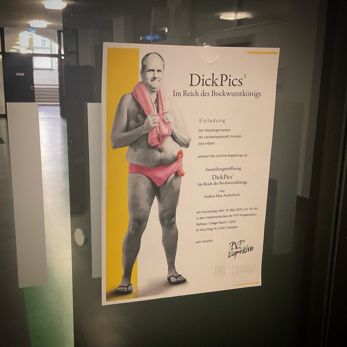 Endlich mal wieder ausstellen!

DickPics - Im Reich des Bockwurstkönigs

Vernissage: Donnerstag, 15.5.25, ab 19 Uhr im Rathaus (PVP-Kooperationsbüro)