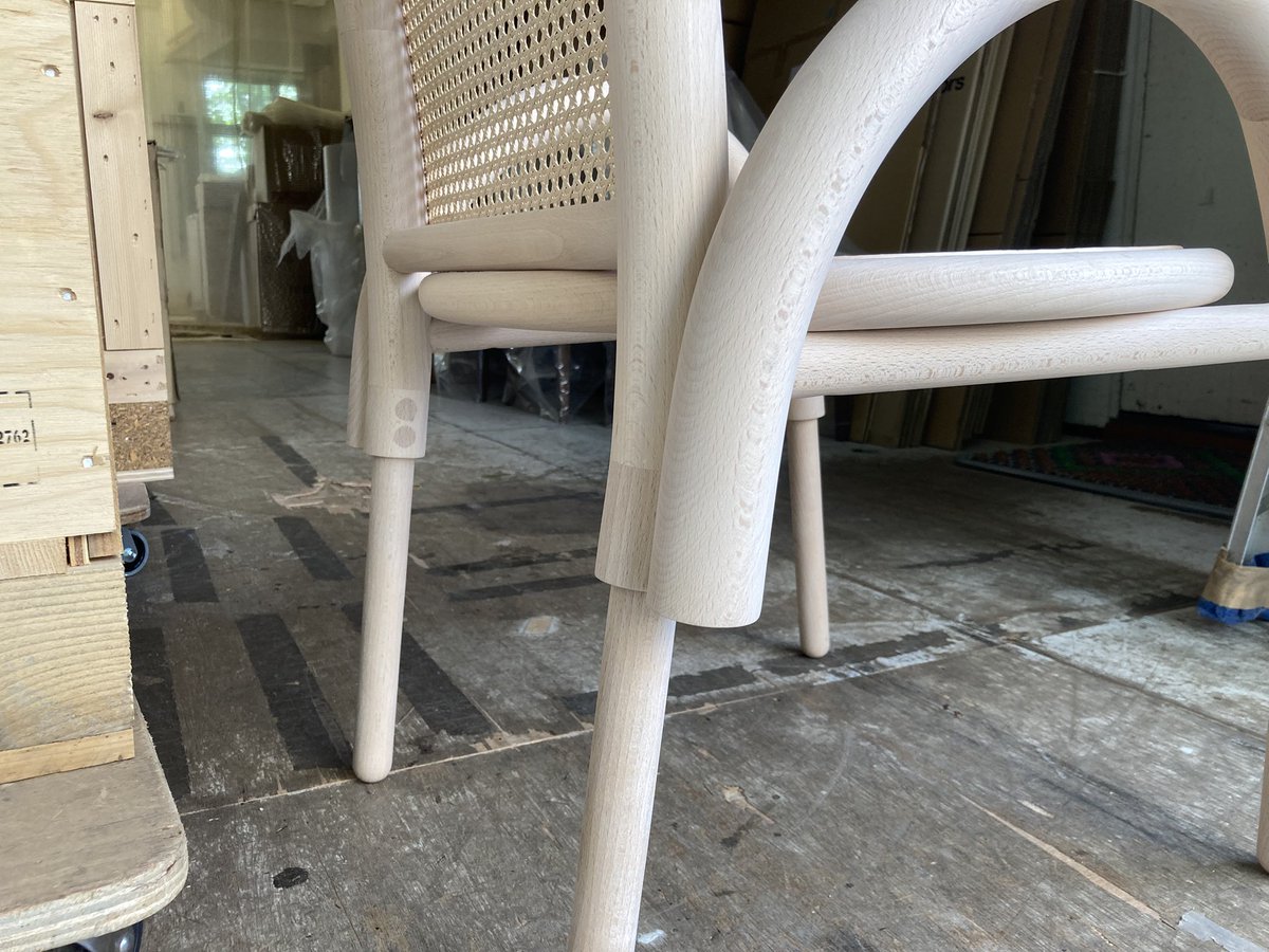 設計中の椅子のサンプル確認
ここから更に微調整