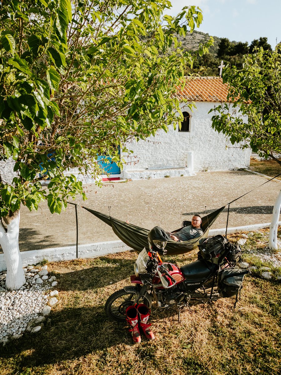 Mazliet arī tādas Grieķijas, ar ko asociējas Grieķija.