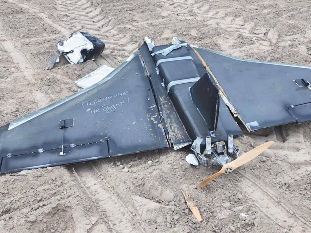 “There will be no armistice”- this is the message written on a russian drone shot down in Ukraine.
russia keeps us reminding its intentions every day.