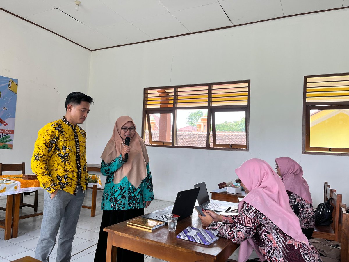 _alamperdana's tweet photo. Pap belajar versi kalian #belajarlanjut https://t.co/8JRDen6xAa