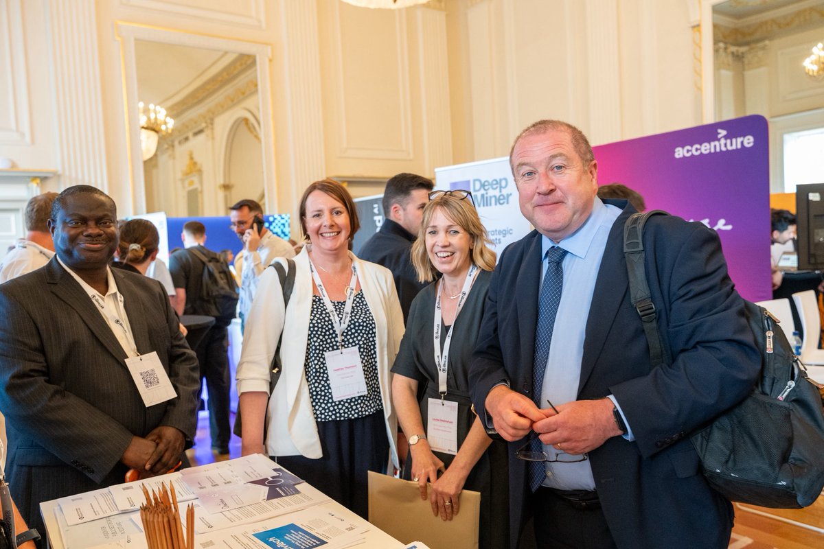 The Data Lab tweet media