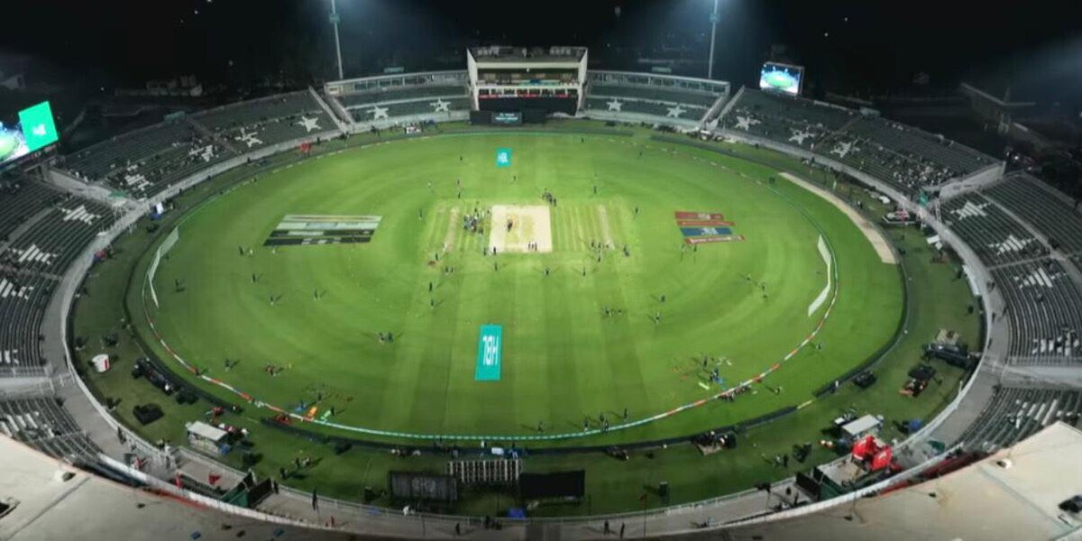 kamranayaz11's tweet photo. Totally fake picture. The structure showing in that picture is not Rawalpindi Cricket Stadium. @grok i think you should also take some general knowledge classes . Rawalpindi Cricket Stadium picture is 👇👇👇

#Rawalpindi #rawalpindistadium 
#ceasefire #deprem #PakistanIndianWar https://t.co/7QTJOtnXJJ