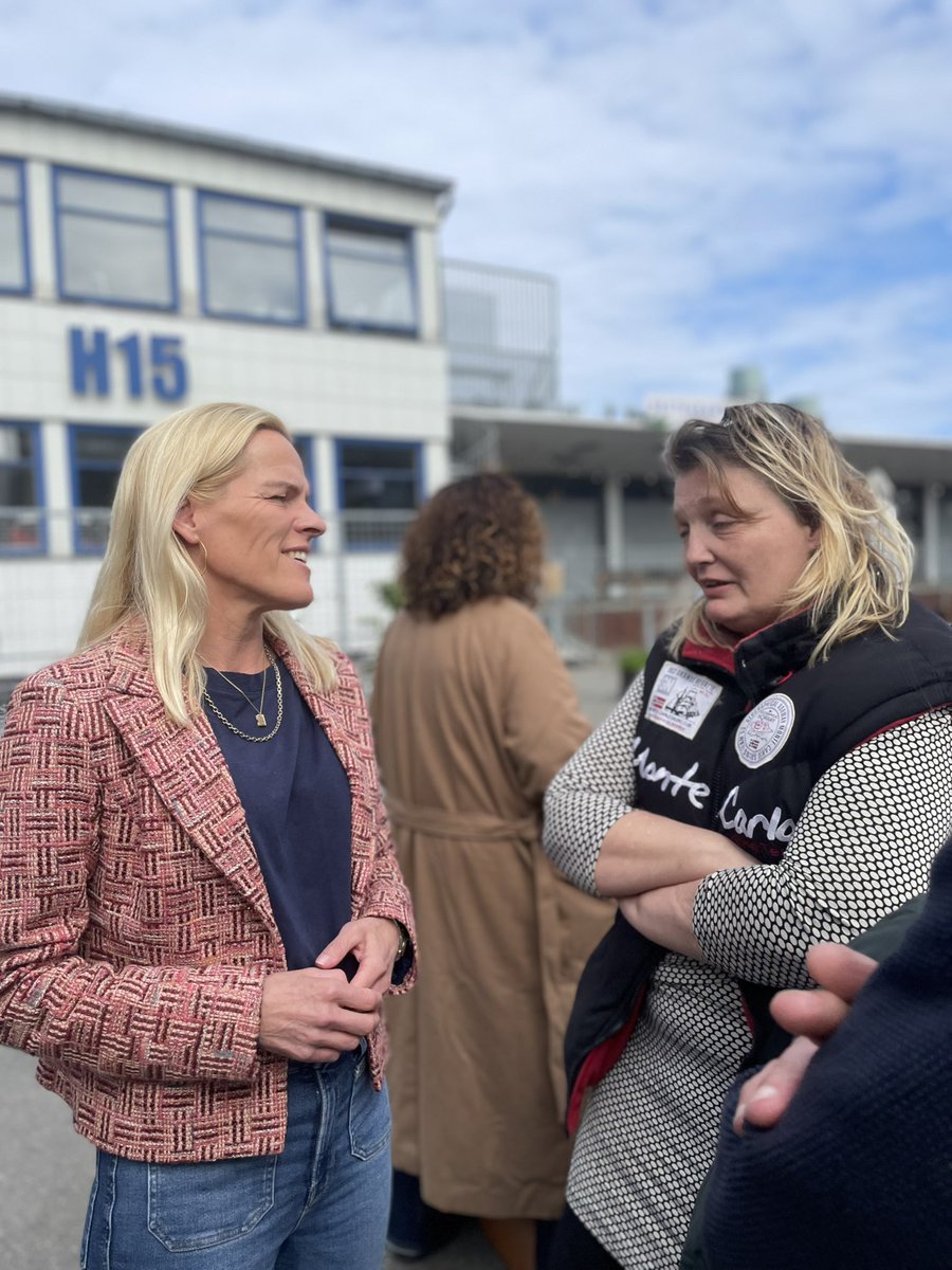 Regeringen vil tillade svært udsatte borgere at have narko i hele landet. Meget udsatte borgere skal fritages fra at få konfiskeret stoffer og få en dom, hvis politiet fanger dem. #dkpol #værdighedsreform 
👇
dr.dk/nyheder/senest…