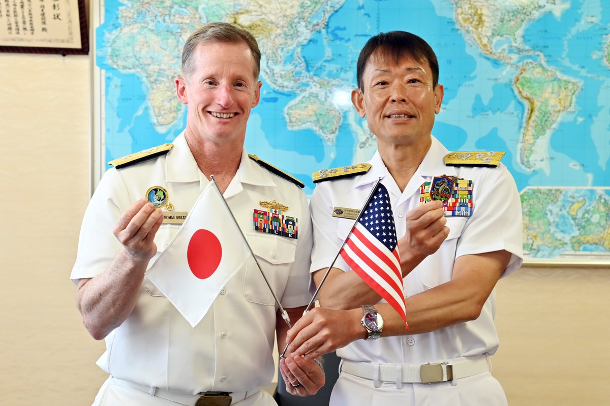 米海軍　イオージマ遠征打撃群司令官（少将）チャレンジ 5月8日、米海軍第7遠征打撃群司令官のRear Admiral Thomas Shultz が