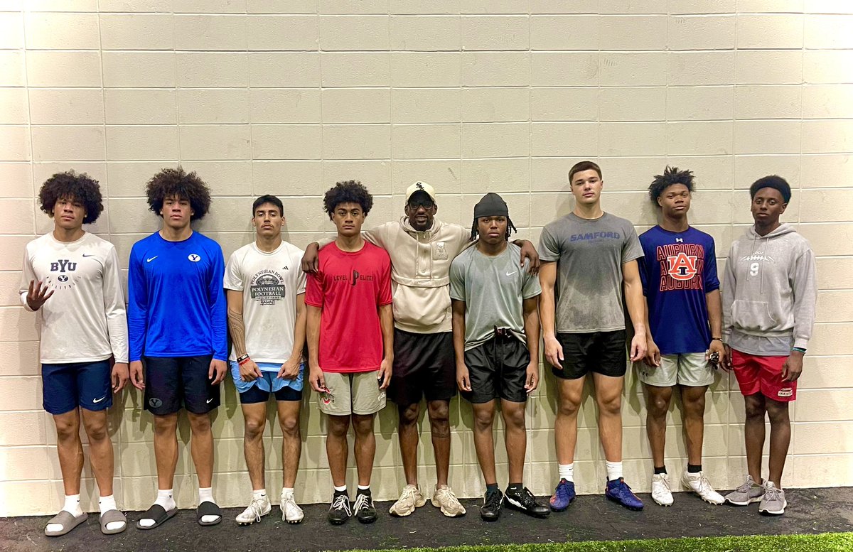 Hall-Tech Sports (@halltechsports1) on Twitter photo 👀”RC: Wrapping Up The Weekend”
<a href="/raisingchamps_/">Raising Champions</a>💫
For months now….I’ve seen the development process of several student-athletes come through and showcase the dedication it takes to play such highly coveted positions as QB & WR……it’s a lot….great work today guys!
Big s/o to 👀”RC: Wrapping Up The Weekend”
<a href="/raisingchamps_/">Raising Champions</a>💫
For months now….I’ve seen the development process of several student-athletes come through and showcase the dedication it takes to play such highly coveted positions as QB & WR……it’s a lot….great work today guys!
Big s/o to