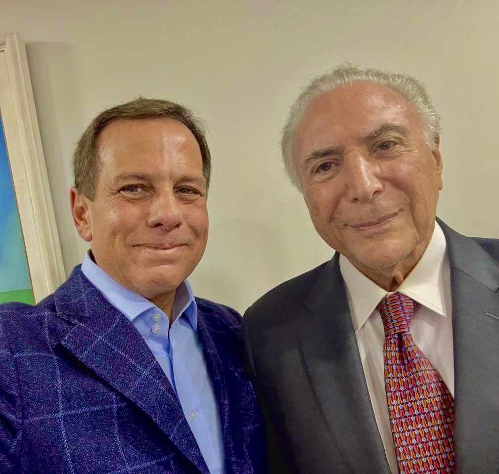 Ao lado do Presidente Michel Temer, tivemos uma produtiva conversa sobre perspectivas do Brasil, geração de oportunidades para investimentos em setores estratégicos, com geração de emprego e renda. O Presidente Temer, como bom patriota, sempre deseja e trabalha pelo melhor para o