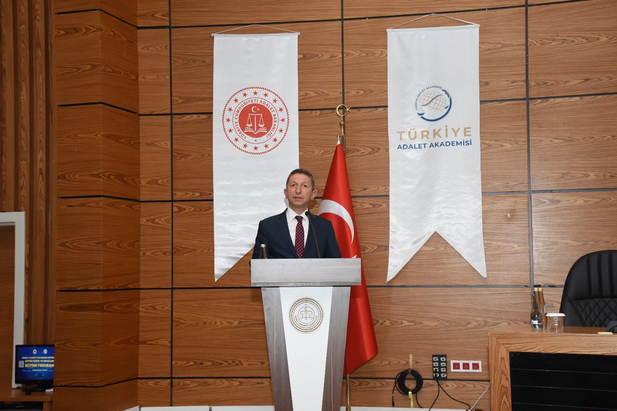 Hakim Yardımcılığı Sisteminde Eğitici Hakim ve Savcılarının Eğitim Programlarının Dördüncüsü Adana Adliyesinde Düzenlendi!

Adana, Osmaniye, Niğde, Hatay ve Mersin il ve ilçe Ağır Ceza Merkezi Adliyelerinde görev yapan eğitici hakim ve savcılarımızın katılımıyla gerçekleştirilen