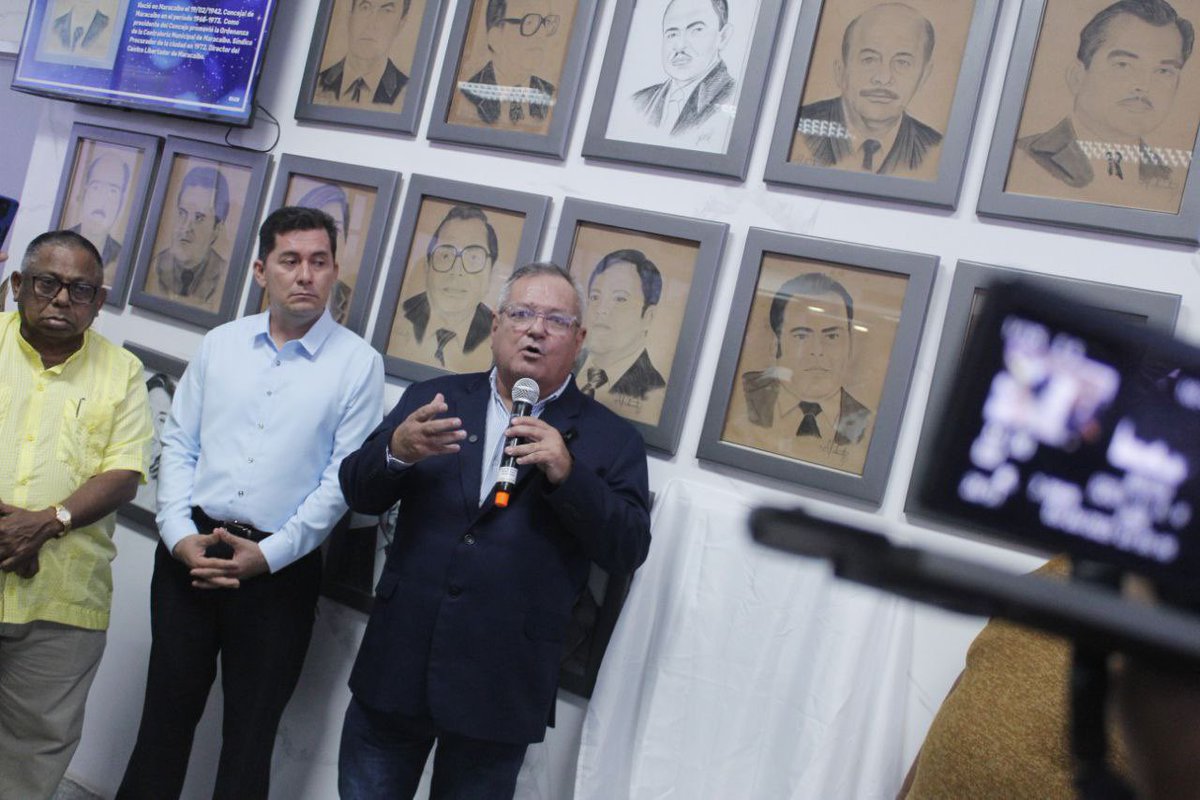 Hoy fue develado mi retrato como presidente #48 del <a href="/concejomcboof/">Concejo Municipal Bolivariano de Maracaibo</a> , un honor que asumo con humildad y compromiso desde el 09 de enero de este año. Desde este espacio hemos trabajado con convicción por la construcción de soluciones para Maracaibo.