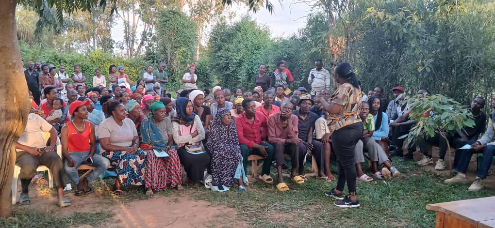 Umurenge wa Gashora - Akarere ka Bugesera (@gashorabugesera) on Twitter photo Uyu munsi ,umunyamabanganshingwabikorwa w'umurenge wa <a href="/GashoraBugesera/">Umurenge wa Gashora - Akarere ka Bugesera</a> ,<a href="/Umulisamariecl2/">Umulisa marie claire</a> ,yifatanyije n'abaturage mu nteko mu kagali ka #Biryogo,haganiriwe k'umutekano ,isuku n'isukura,umulyango utekanye.<a href="/BugeseraDistr/">Bugesera District</a> ,<a href="/RwandaEast/">πππ¬πππ«π§ ππ«π¨π―π’π§ππ | ππ°ππ§ππ</a> Uyu munsi ,umunyamabanganshingwabikorwa w'umurenge wa <a href="/GashoraBugesera/">Umurenge wa Gashora - Akarere ka Bugesera</a> ,<a href="/Umulisamariecl2/">Umulisa marie claire</a> ,yifatanyije n'abaturage mu nteko mu kagali ka #Biryogo,haganiriwe k'umutekano ,isuku n'isukura,umulyango utekanye.<a href="/BugeseraDistr/">Bugesera District</a> ,<a href="/RwandaEast/">πππ¬πππ«π§ ππ«π¨π―π’π§ππ | ππ°ππ§ππ</a>