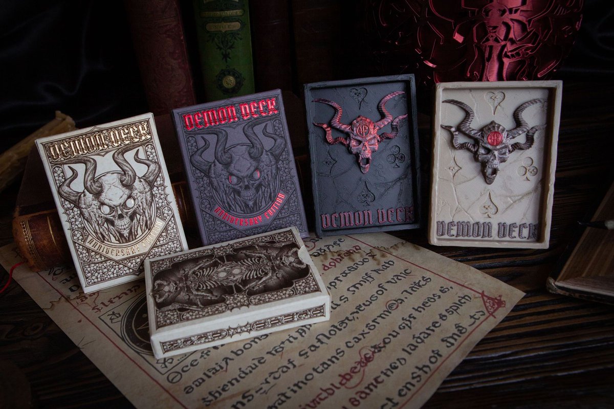 maxplayingcards's tweet image. Naipes DEMON: Echoes of the Abyss. El renacer del arte oscuro

maxplayingcards.com/es/2025/05/27/…

#arte, #baraja, #cartomagia, #Coleccionismo, #demon, #demoniaco, #Kickstarter, #magia, #Naipes, #NPCC, #póquer