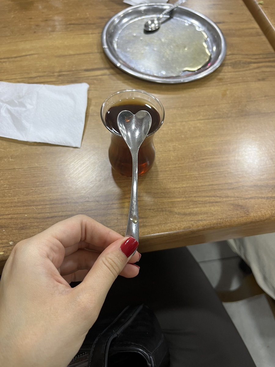 Love kaşığıdır, beğenmeden geçmeyenin aşk hayatı yoluna girerrr❤️❤️❤️