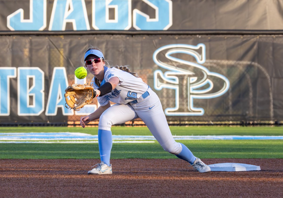 Oak Mountain’s John Shoemaker and Luke Jovanovich, Chelsea’s Lauren Buchanan and Spain Park’s Charlee Bennett won Kiwanis Club Player of the Year for their respective sports after standout seasons.

Story: shelbycountyreporter.com/2025/05/27/oak…