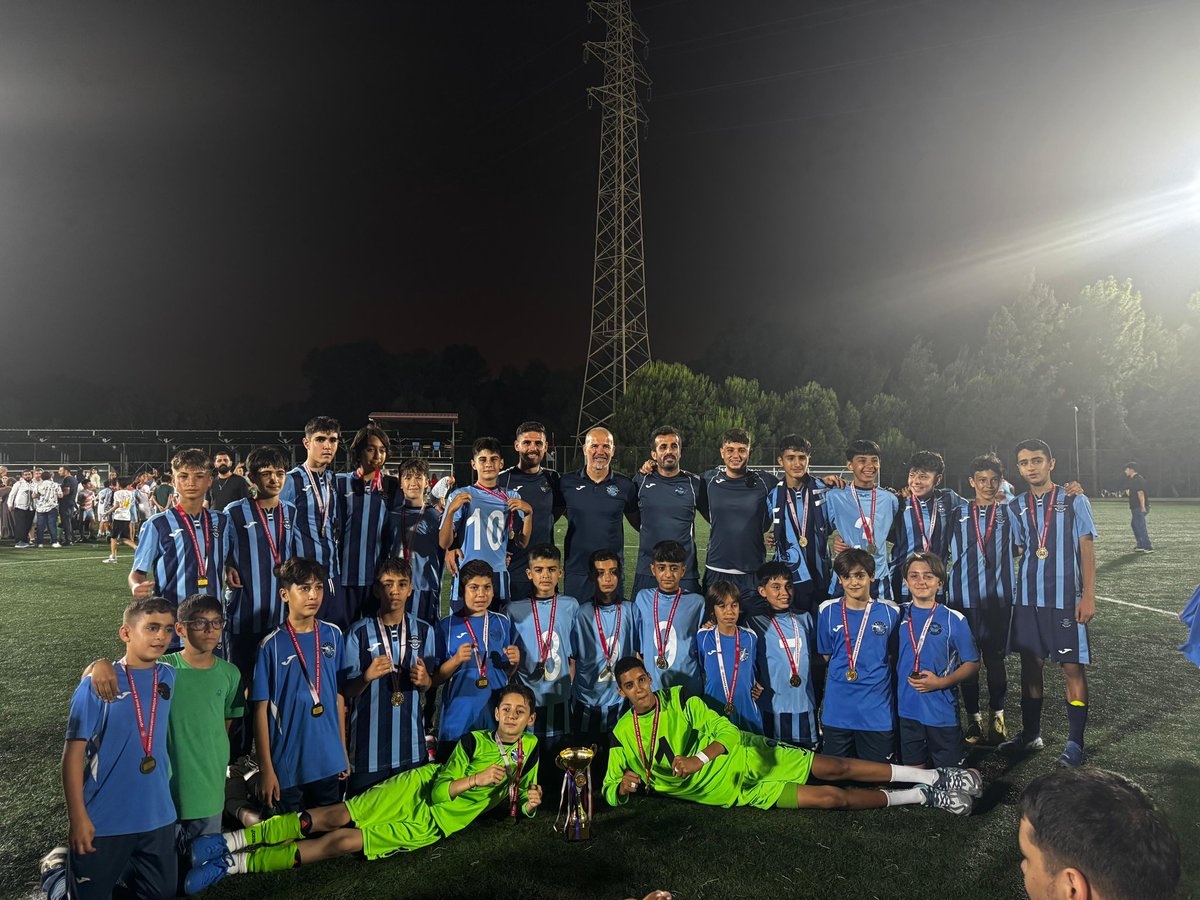 U13 LİGİ ADANA ŞAMPİYONU" ADANA DEMİRSPOR⚡️👏💙

Ligi namağlup tamamlayarak Adana Şampiyonu olan takımımızı ve teknik heyetimizi tebrik eder, başarılarının devamını dileriz 👏

Tebrikler #U13⚡️

#ADSKulübü 
#AdsFutbolAkademisi