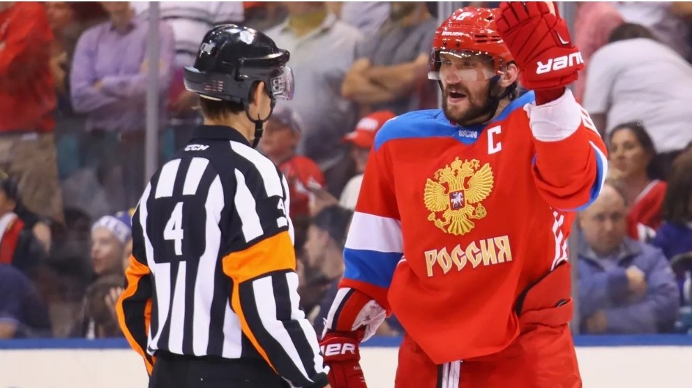 La Russie est officiellement bannie du tournois Olympique de hockey sur glace. C'est la France qui la remplacera en Italie en 2026.
