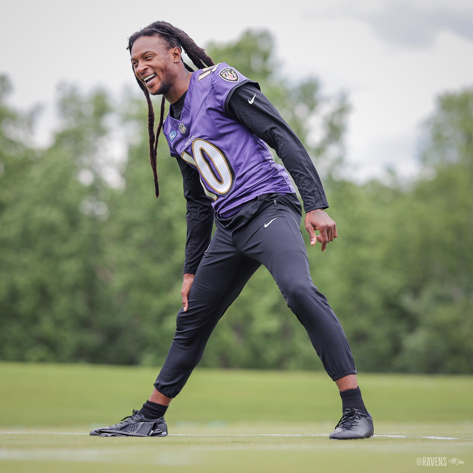 Pregnant Woman Only Ask DeAndre Hopkins for Leftover Food—So He Followed Her Home. What He Saw Changed Everything Full story below.D