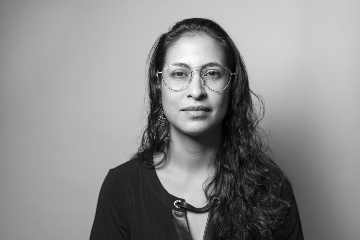 Este concierto tiene como objetivo acercar al público a la sonoridad y a las posibilidades percusivas en un ámbito también performativo.

Topacio Ortiz (MX) presenta Transformaciones en _Vibrar y conmover cuerpos y tierras_
Sábado 31 de mayo | 16:00👉 shorturl.at/1kIO5