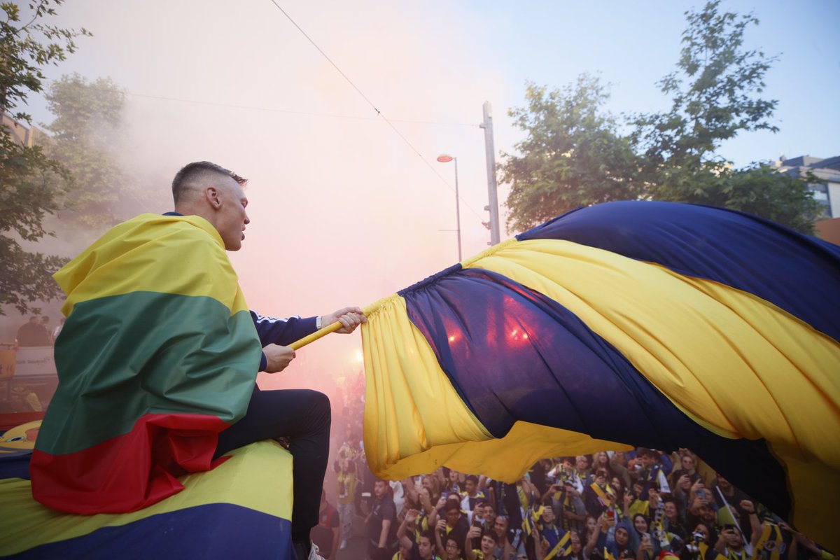 FBBasketbol's tweet photo. Sarunas Jasikevicius. https://t.co/w89HnEZGBl