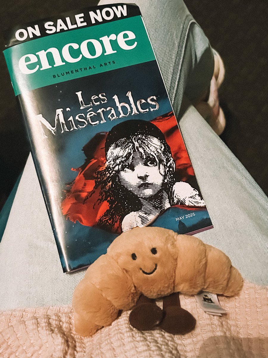 lexivas's tweet image. some friends went to see @LesMizUS sunday night at @BlumenthalArts 🇫🇷

one of my favorite musicals! 🥐

instagram.com/p/DKK6FauyDzR/ @jellycatlondon