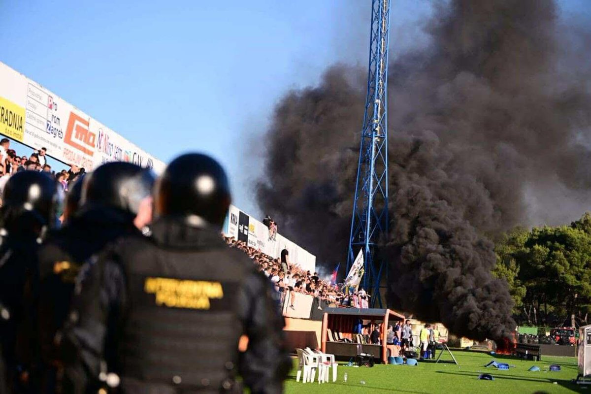 ultras1899_'s tweet image. Šibenik - Hajduk #TorcidaSplit #hajduksplit #Hajduk #ultras #Hajduci (25.05.25)