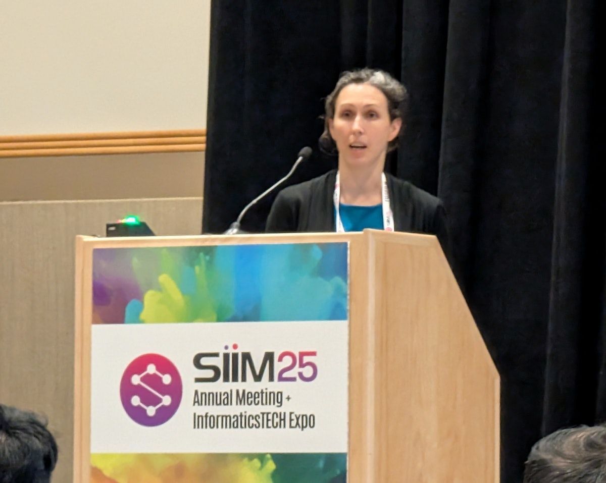AuntMinnie.com (@auntminnie) on Twitter photo SIIM: Are consumer-grade displays suitable for remote radiologists? @SIIM <a href="/ClevelandClinic/">Cleveland Clinic</a> #radiology #informatics #teleradiology buff.ly/MFDxrcF SIIM: Are consumer-grade displays suitable for remote radiologists? @SIIM <a href="/ClevelandClinic/">Cleveland Clinic</a> #radiology #informatics #teleradiology buff.ly/MFDxrcF