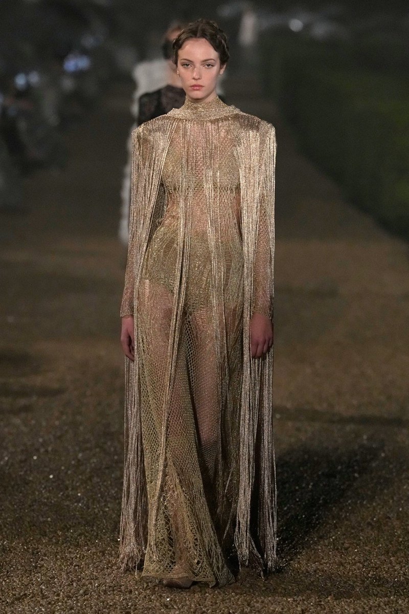 kendam_com's tweet photo. Dior Cruise 2026 collection fashion show at the Villa Albani Torlonia in Roma, Italy (May 27, 2025) https://t.co/WPnw2okfmy
#Dior #Cruise2025 #RE26 #Runway #Fashion #Italy #Kendam https://t.co/QFMFKv1qVv