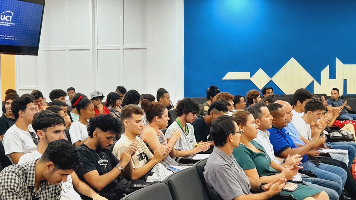 Gerdys Ernesto 🇨🇺 (@gerdyse) on Twitter photo Conferencia sobre Inteligencia Artificial en el marco de la #JCE2025 de la <a href="/universidad_uci/">Universidad de las Ciencias Informáticas</a>. Nuestros estudiantes aprovechan estos escenarios para su crecimiento profesional. <a href="/raydelmp/">Raydel Montesino Perurena</a> <a href="/LilyRuiz70/">Lidia Ruiz</a> <a href="/BasultoRamirez/">Pedro Luis Basulto Ramírez</a> <a href="/nataliauci16/">Natalia 🇨🇺</a> <a href="/dcolome2010/">Dunia María</a> Conferencia sobre Inteligencia Artificial en el marco de la #JCE2025 de la <a href="/universidad_uci/">Universidad de las Ciencias Informáticas</a>. Nuestros estudiantes aprovechan estos escenarios para su crecimiento profesional. <a href="/raydelmp/">Raydel Montesino Perurena</a> <a href="/LilyRuiz70/">Lidia Ruiz</a> <a href="/BasultoRamirez/">Pedro Luis Basulto Ramírez</a> <a href="/nataliauci16/">Natalia 🇨🇺</a> <a href="/dcolome2010/">Dunia María</a>