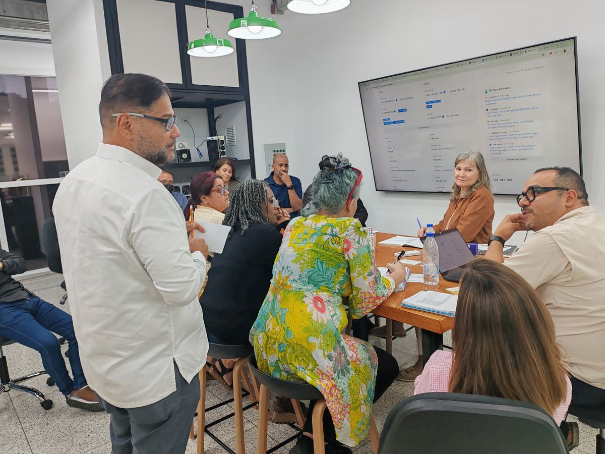 academiabtcucab's tweet photo. Hacia el cierre del curso #Bitcoin360, conversamos sobre el futuro de #BTC y el papel de las altcoin en el ecosistema cripto 🪙
La #CryptoRoom dispuesta para debates de valor sobre la importancia de bitcoin para la economía del futuro🆙
Módulo 7 ✅
Módulo 8⏳ https://t.co/FnTbbJp2Lb