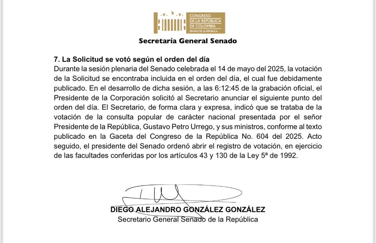 ricarospina's tweet photo. Atentos: El Secretario del @SenadoGovCo Diego González explica por qué fue legal la votación que hundió la consulta popular propuesta por el presidente @petrogustavo Dice que el acto administrativo fue publicado en la Gaceta del Congreso y señala que no se trató de una proposición sino una solicitud de concepto favorable. Vía @BluRadioCo