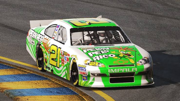 pottertaker's tweet image. Le hubieran dado el de canels o el de pelón pelo rico como a harvick 😆