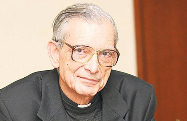 "Nunca la fe me pedirá que yo deje de ser racional, nunca la fe me dirá que crea en algo absurdo, y la razón nunca me dirá algo que contradiga a mi fe". 

- Padre Manuel Carreira SJ, sacerdote católico y astrofísico.