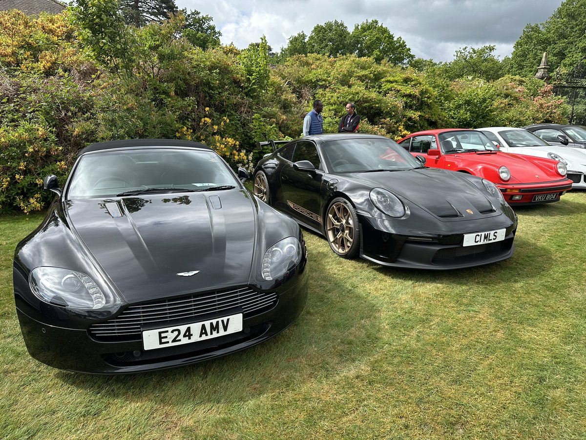 GPOnyx's tweet image. Great Sunday out at the Drivers Union annual Concours..went in the Vantage with mate and his 930 turbo..he won 2 prizes with it..😆