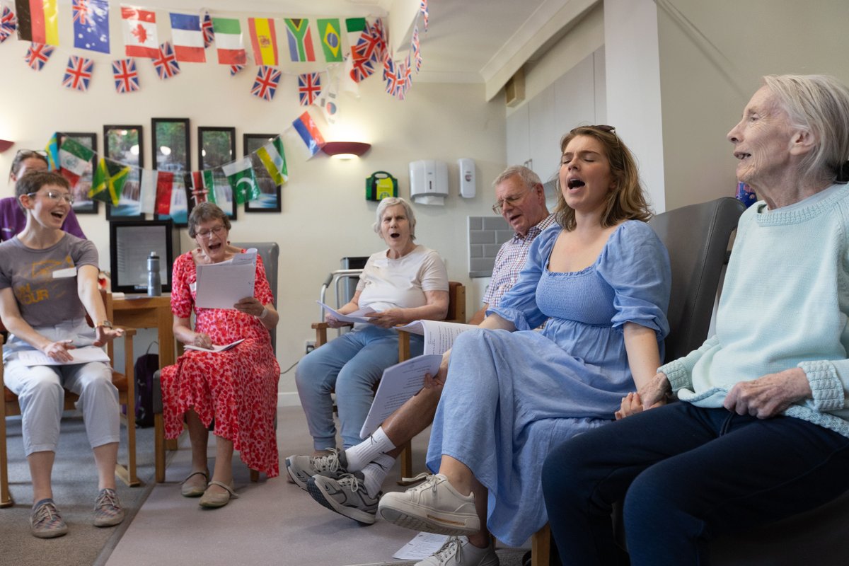 Throughout the summer, we’ll be running singalong sessions at @southwarkcathed for those living with dementia. We’ll be singing pop, rock, musical theatre and choral music - there’s something for everyone! Find out more about these free sessions now - thebachchoir.org.uk/concerts/vocal…
