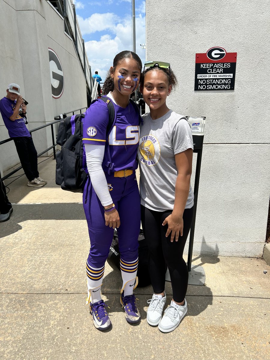 Notez33's tweet image. ONE HER FAVORITE PLAYERS