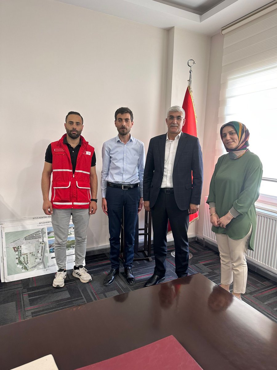 Bitlis Belediye Başkan Yardımcısı Sn . Şirin Kurtulgu Kurban vekaletini  İl Merkezi Başkanlığımıza teslim etmiştir. Bu desteğinden dolayı kendisine teşekkür ediyor, Allah kabul eylesin diyoruz.