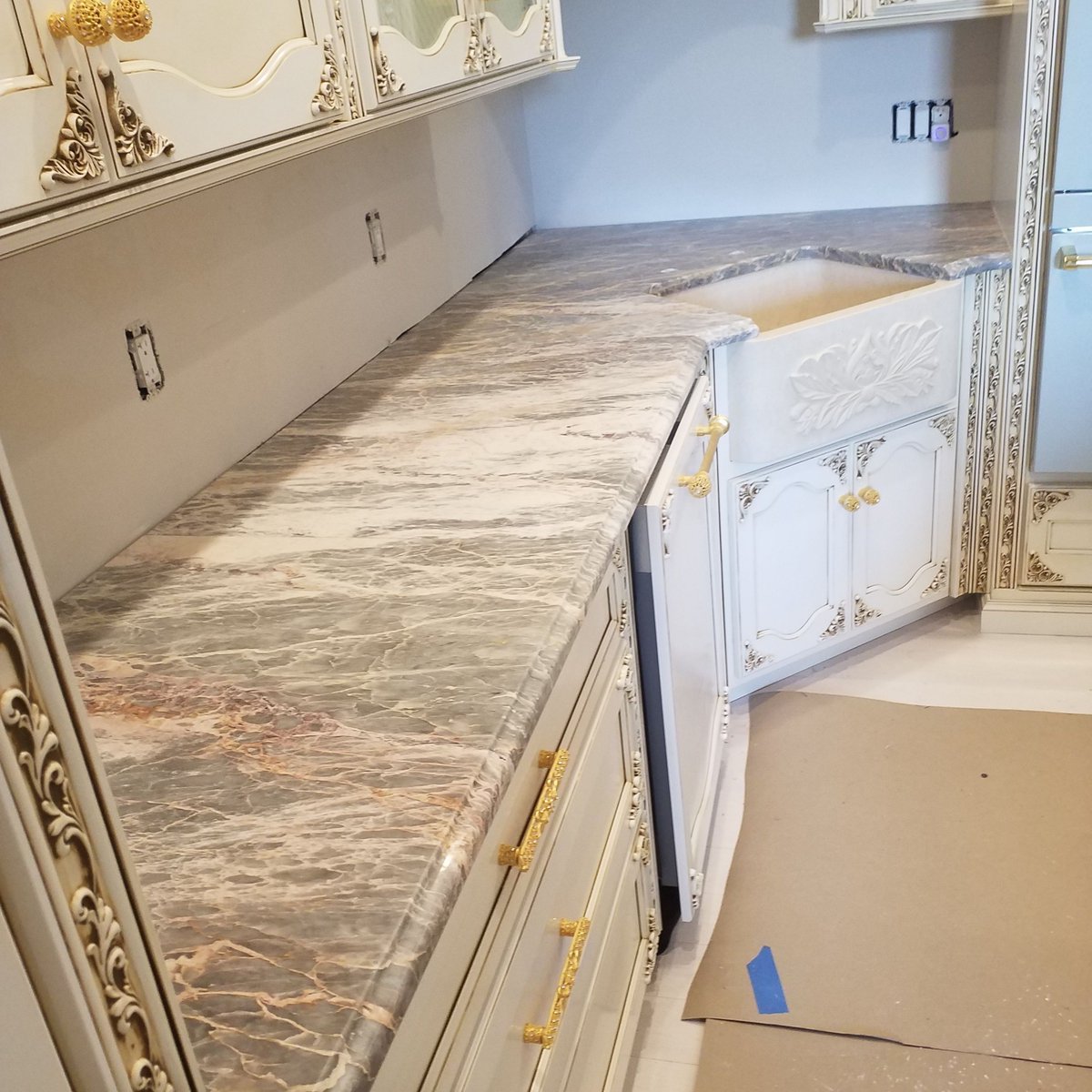 Spectrum_Stone's tweet photo. Details matter, and this kitchen proves it. From intricate countertops to carefully chosen hardware, every element tells a story. ✨🛠️
.
.
.
#spectrumstonedesigns #spectrumstone #granite #marble #quartz #naturalstone https://t.co/kAjMDHC9ZY