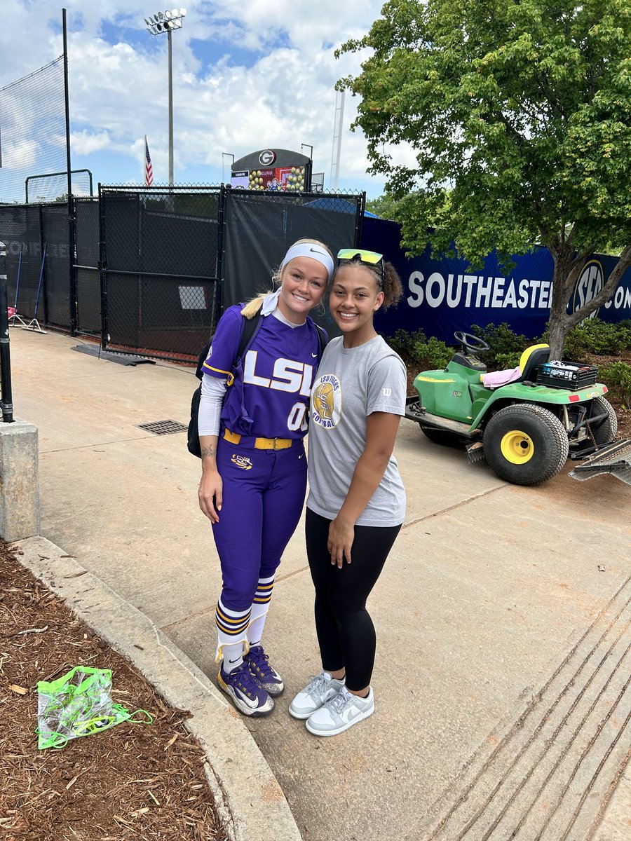 Notez33's tweet image. She the most motivating convo her and her mom... They were so awesome 
Thank you so much!