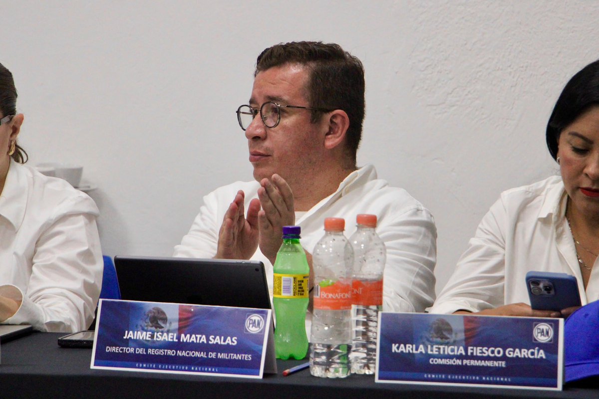 Jaime_Mata_S's tweet photo. 📍¡En #Veracruz se mueve el rumbo del #PAN!
La Comisión Permanente del Consejo Nacional sesionó para revisar avances de campaña, aprobar convocatorias clave y seguir fortaleciendo el proyecto rumbo al futuro. 🇲🇽 ¡Unidad, acción y compromiso con México!
#AcciónPorMéxico #VotaPAN https://t.co/gE2FeLT4lQ