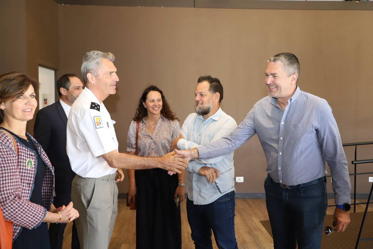 Gouverneur Militaire de Marseille (GMM) (@armees_zone_sud) on Twitter photo Signature ce jour à #Marseille de conventions de soutien aux politiques de réserve opérationnelle par <a href="/eauxdemarseille/">Eaux de Marseille 💧</a>, AMS, AASCO et les centres hospitaliers d’Arles et de Camargue. Plus de 1300 conventions déjà signées depuis 2016 avec la <a href="/GardeNatFR/">Garde nationale</a> 🎖️
#fiersdenosreservistes Signature ce jour à #Marseille de conventions de soutien aux politiques de réserve opérationnelle par <a href="/eauxdemarseille/">Eaux de Marseille 💧</a>, AMS, AASCO et les centres hospitaliers d’Arles et de Camargue. Plus de 1300 conventions déjà signées depuis 2016 avec la <a href="/GardeNatFR/">Garde nationale</a> 🎖️
#fiersdenosreservistes