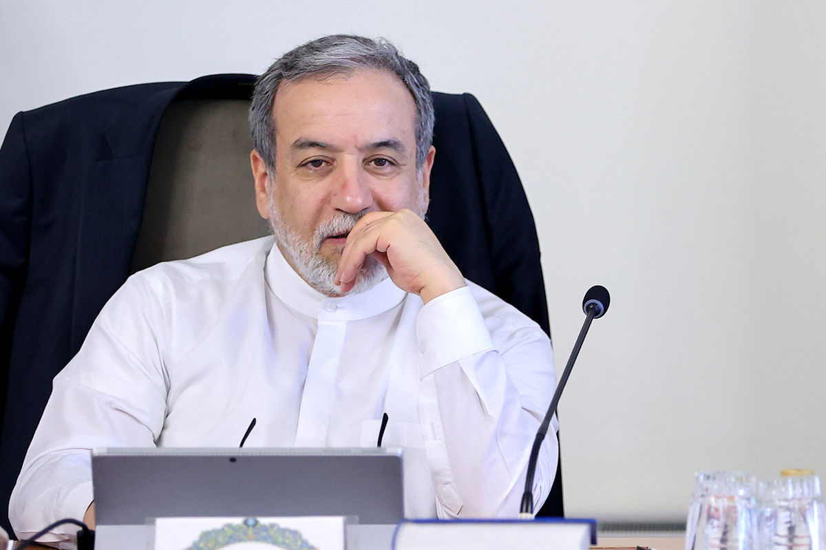 ✅واکنش دکتر عراقچی به بازداشت قاسمیان: 

اجازه نخواهیم داد کسی روابط ما را با همسایگان به هم بزند

#برای_ایران