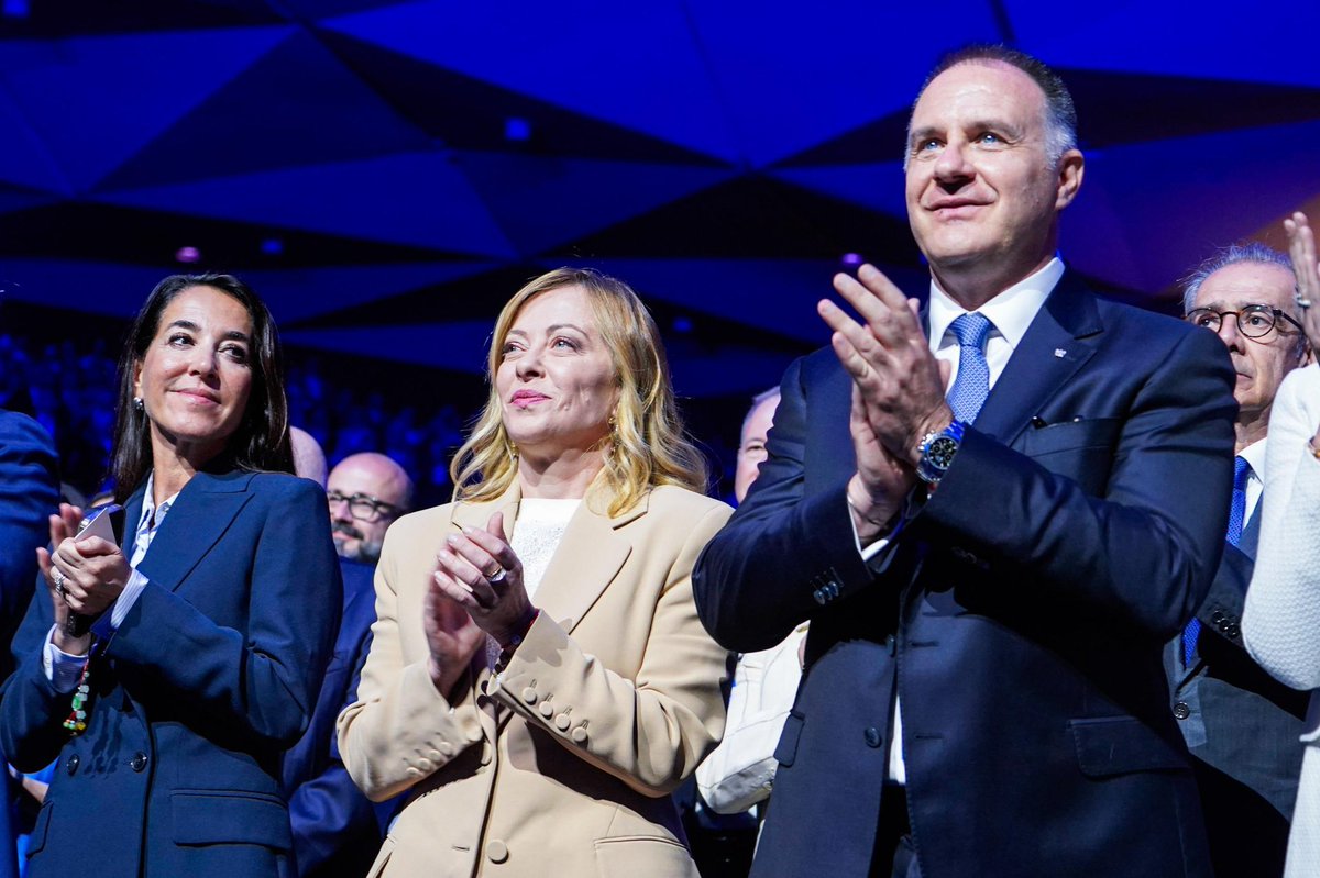 Licia Ronzulli (@liciaronzulli) on Twitter photo Questa mattina a Bologna ho partecipato all’Assemblea Annuale di <a href="/Confindustria/">Confindustria</a>.
Da quando il centrodestra è al governo, c’è stato un deciso cambio di passo: sostegno concreto alle imprese e record di occupati. Continuiamo a lavorare insieme per far crescere il Paese. Questa mattina a Bologna ho partecipato all’Assemblea Annuale di <a href="/Confindustria/">Confindustria</a>.
Da quando il centrodestra è al governo, c’è stato un deciso cambio di passo: sostegno concreto alle imprese e record di occupati. Continuiamo a lavorare insieme per far crescere il Paese.